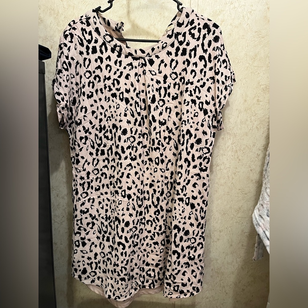 Women’s Pink & black cheetah dress size L